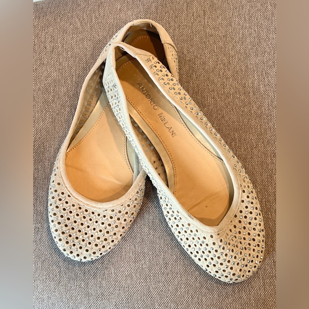 Like New Antonio Melani Tan Leather Perforated Crystal Detail Ballerina Flats 7! - Picture 3 of 14